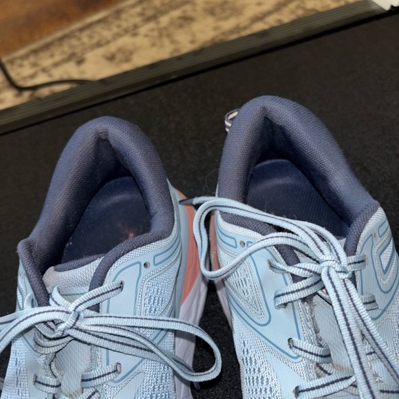 Hoka Bondi 7 Athletic Shoes with Breathable Design - Picture 4 of 7